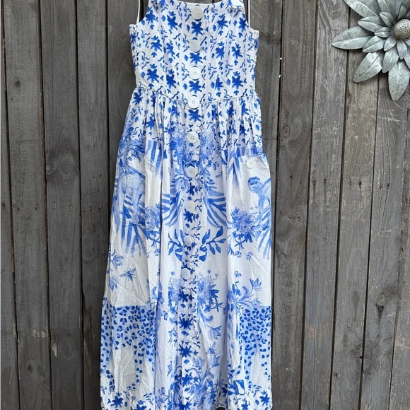 Tuckernuck Floral Blue and White Sleeveless Dress - Picture 4 of 10
